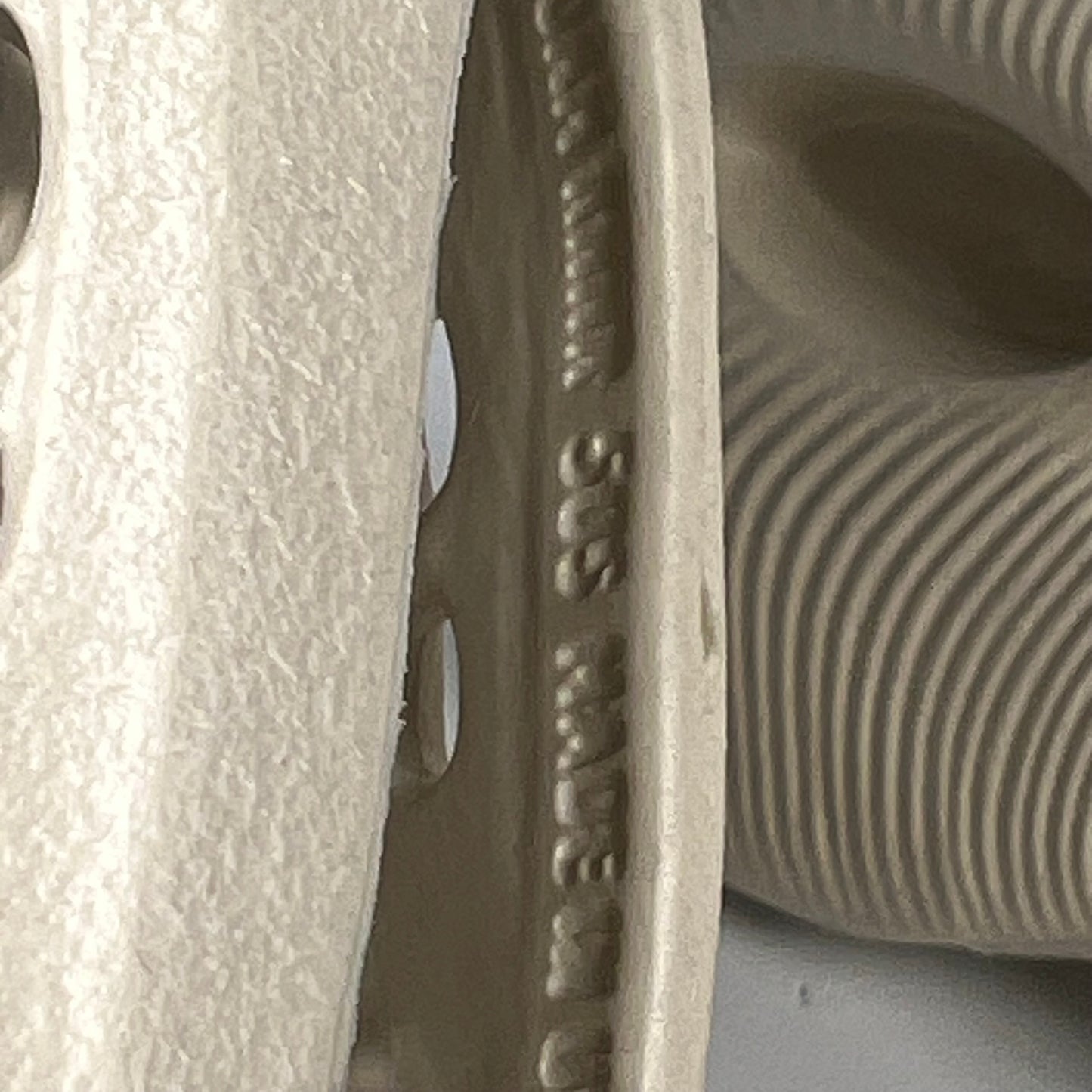 Adidas Yeezy Foam Runner Sand (2021) Size 5 NEW s20141