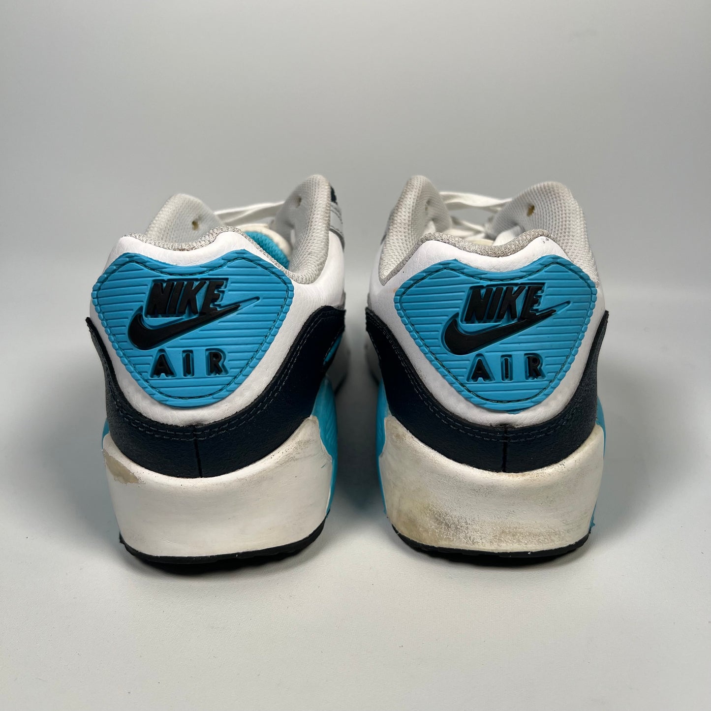 Nike Air Max 90 White Baltic Blue Armory Navy Wolf Grey (2024) Size 6.5y USED s17696