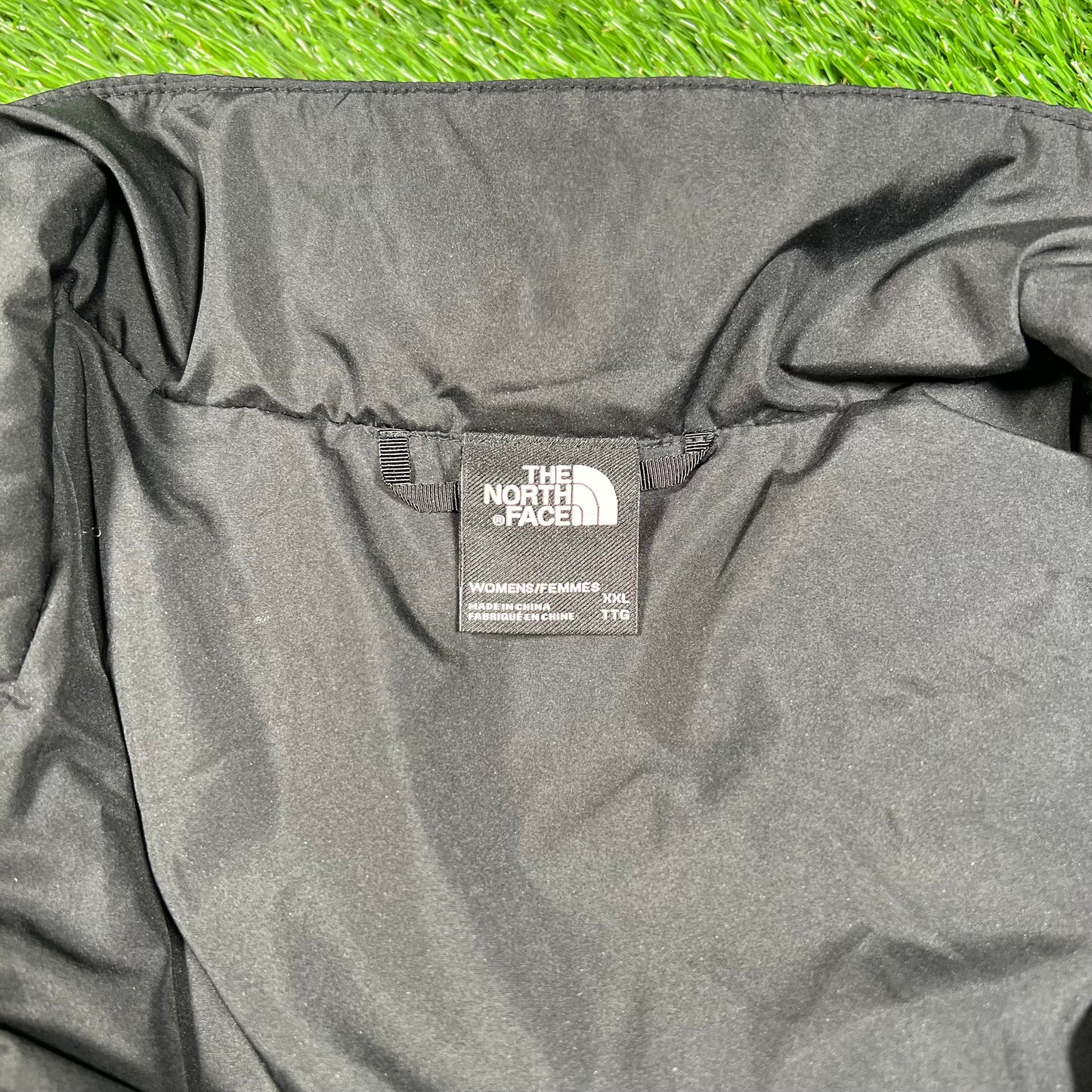 North Face Light Weight Black Puffy Jacket Size XXL womens USED v17785