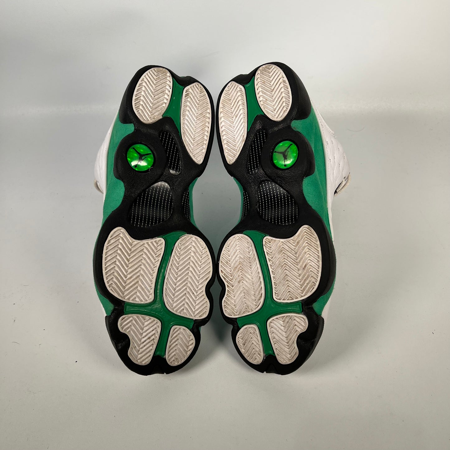 Jordan 13 White Lucky Green (2020) Size 6.5y USED s18587