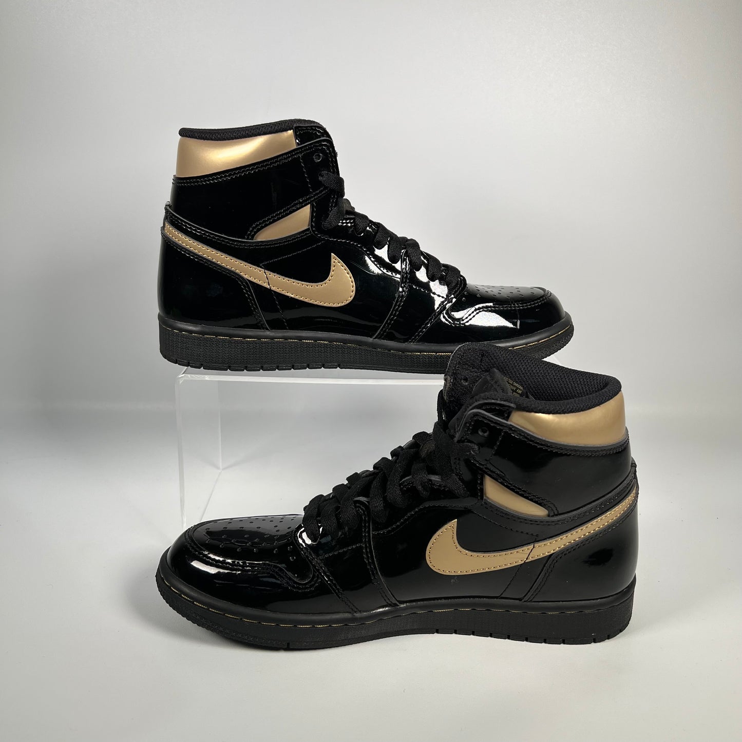 Jordan 1 High Black Metallic Gold (2020) Size 7.5 USED s17726