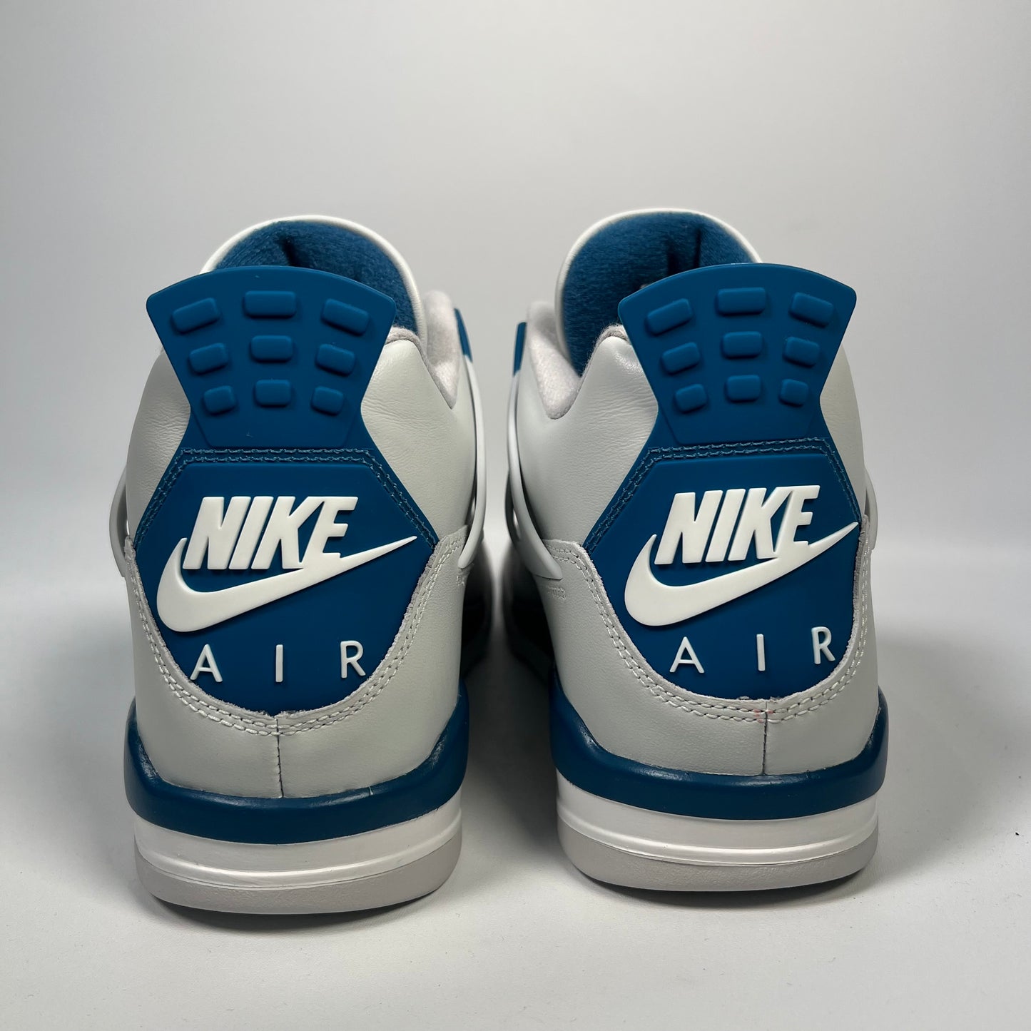 Jordan 4 Military Blue (2024) Size 11 NEW s17644