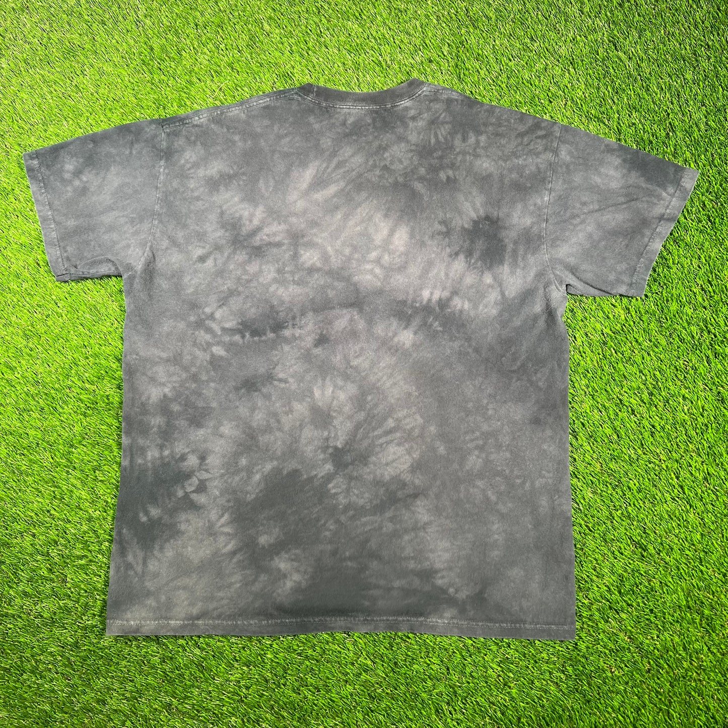 The Mountain "Underwater Dogs" Size Large USED v17070