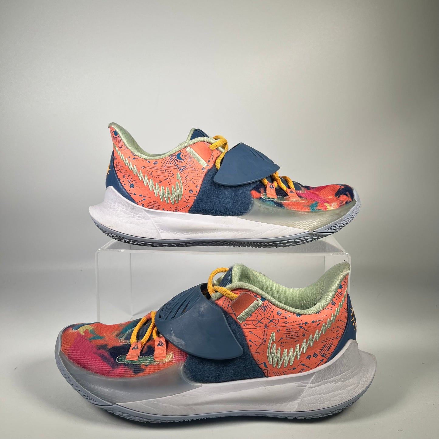 Nike Kyrie Low 3 Atomic Pink Stone Blue Size 9 USED s18217