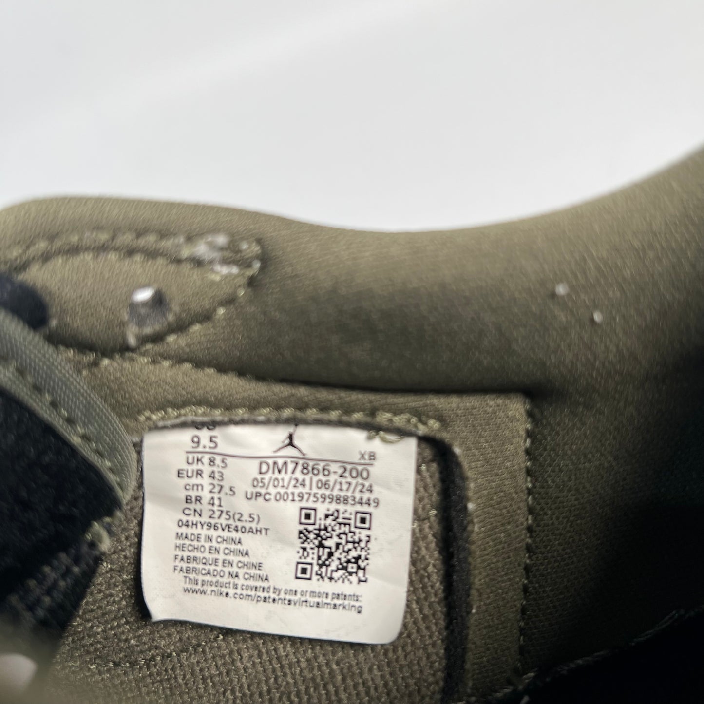 Jordan 1 Travis Scott Medium Olive Size 9.5 USED s17176