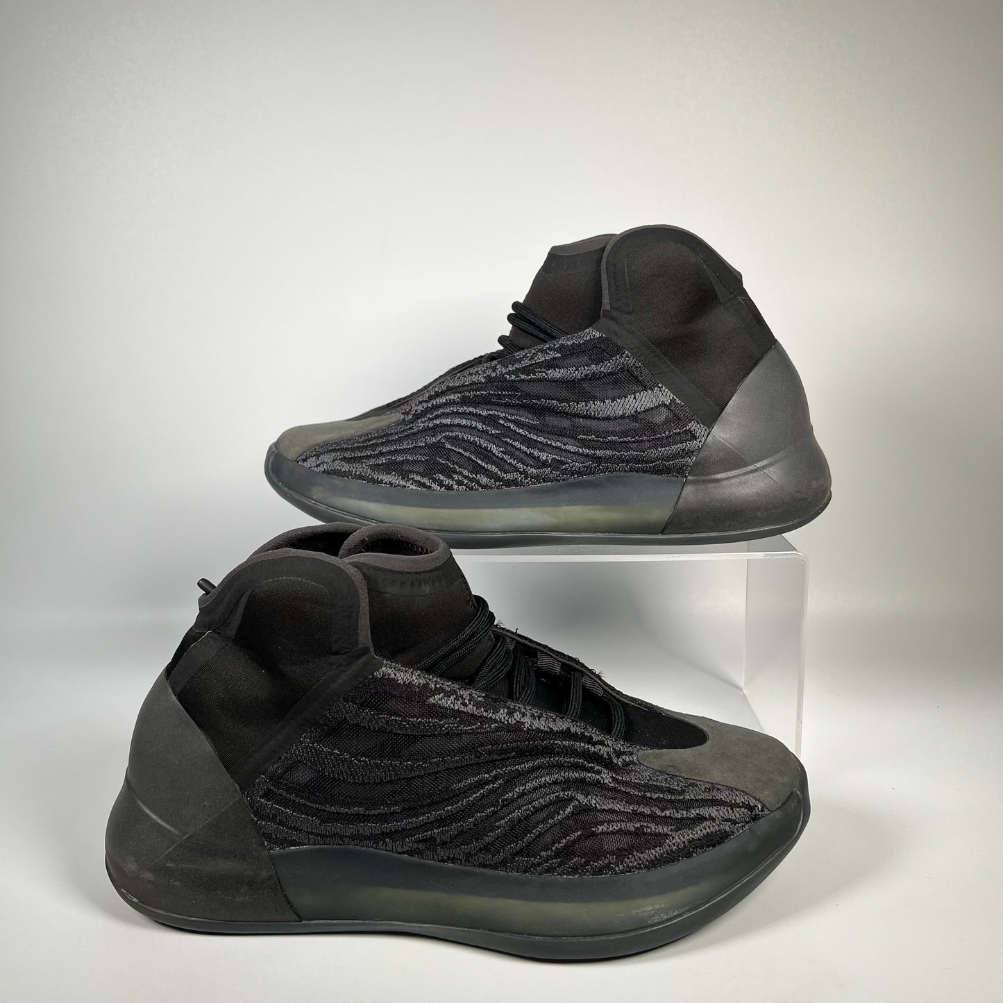Adidas Yeezy Quantum Onyx (2021) Size 9 USED s18003
