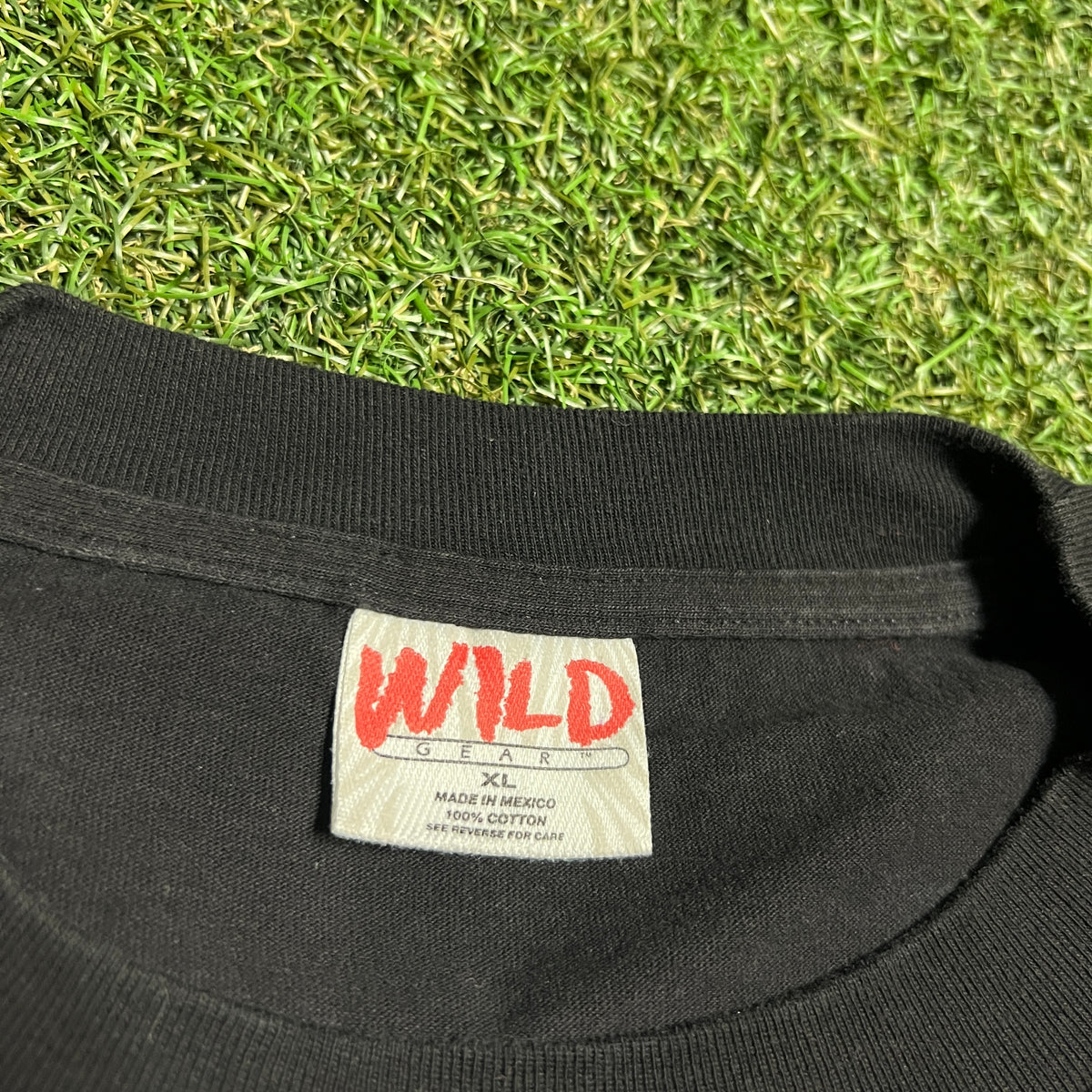 Y2K Blue Marlin "Wild" Tag Black Pocket Tee Size XL USED v16372
