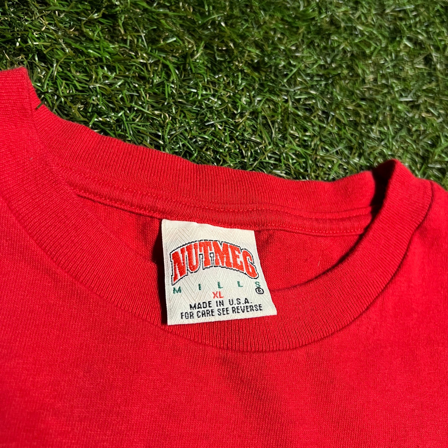 1992 Chicago Bulls Red Embroidered Locker Room Tee Size XL USED v16304