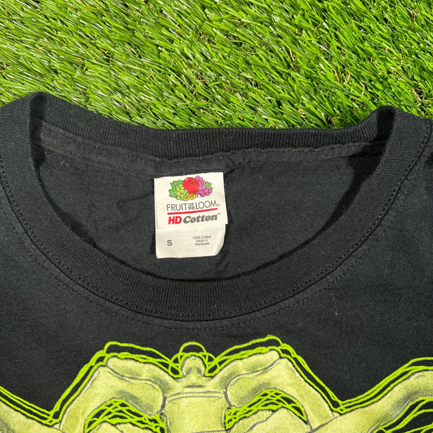 Skeleton Black Glow in the Dark Tee Size Small USED v16662
