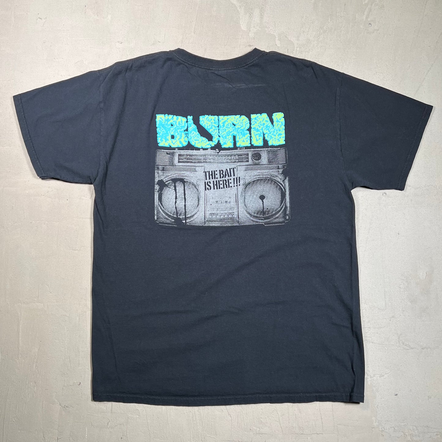 Y2K Burn "The Bait" Black Band Tee Size Large USED v19431