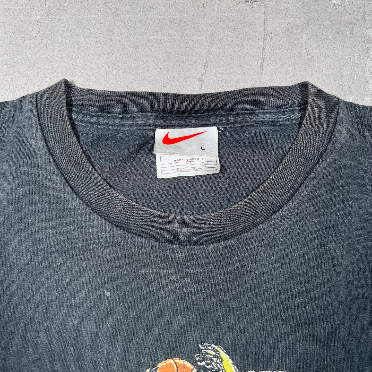 Nike BasketBall Dunking Man Black Tee Size Large USED v19112