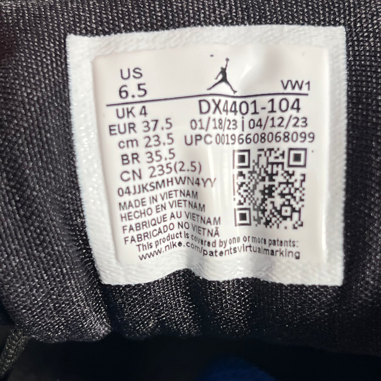 Jordan 2 Low Varsity Royal (2023) Size 5M/6.5W USED S17628