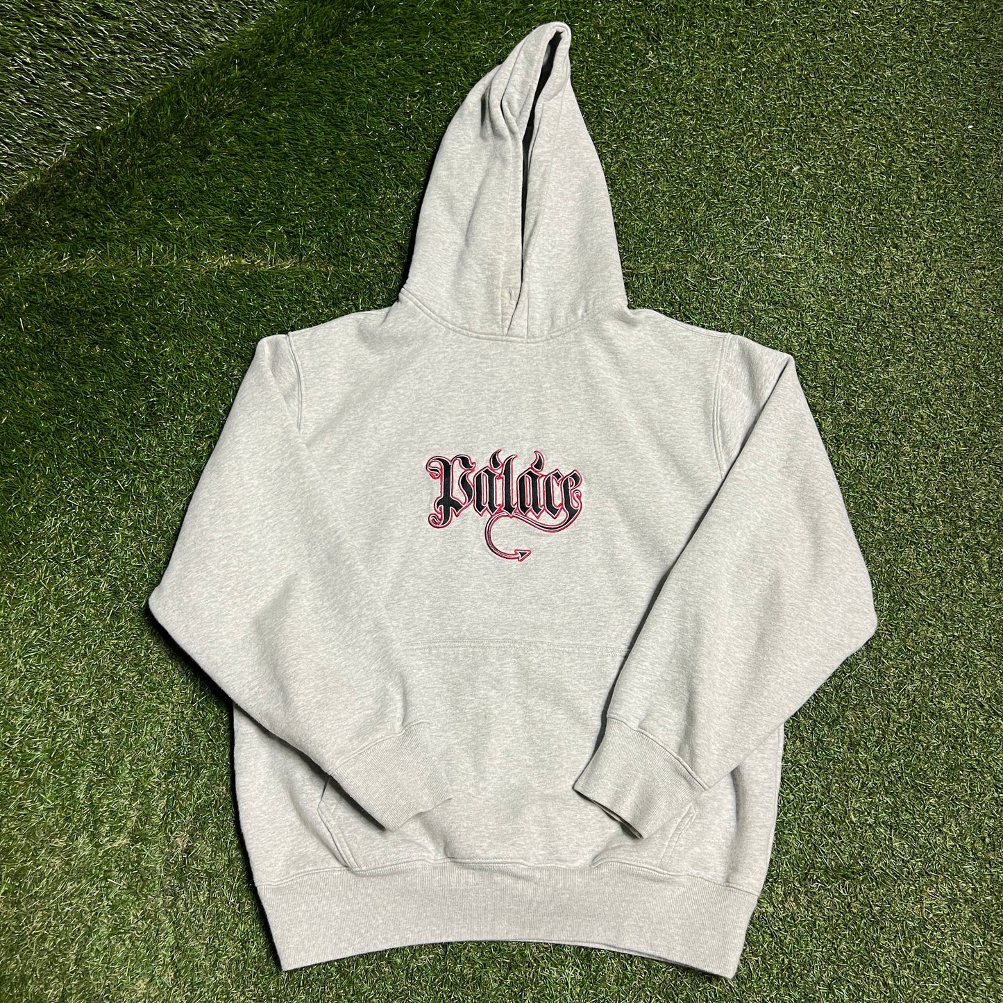 Palace Red/Black Gothic Stripe Logo Grey Hoodie Size Medium USED x14205