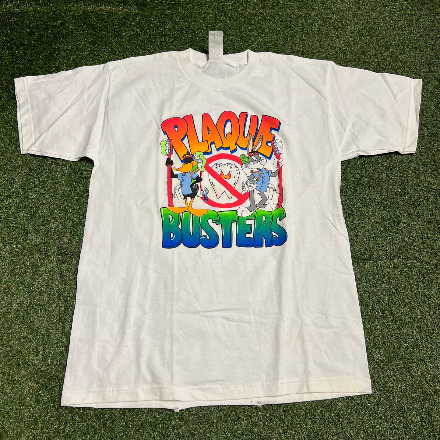 1998s Looney Tunes Plaque Busters White Tee Size Large USED v16386