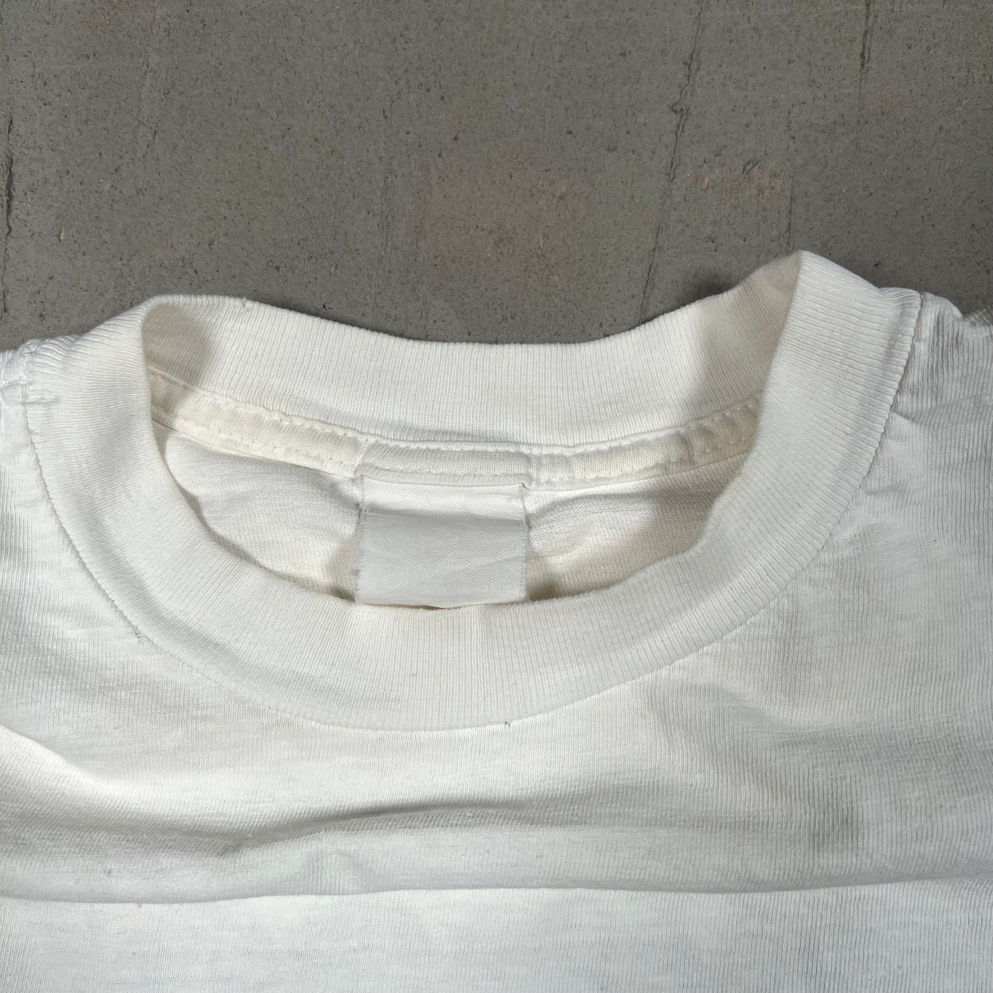 1990's Big Johnson ShotGuns White Tee Size Large USED v18489