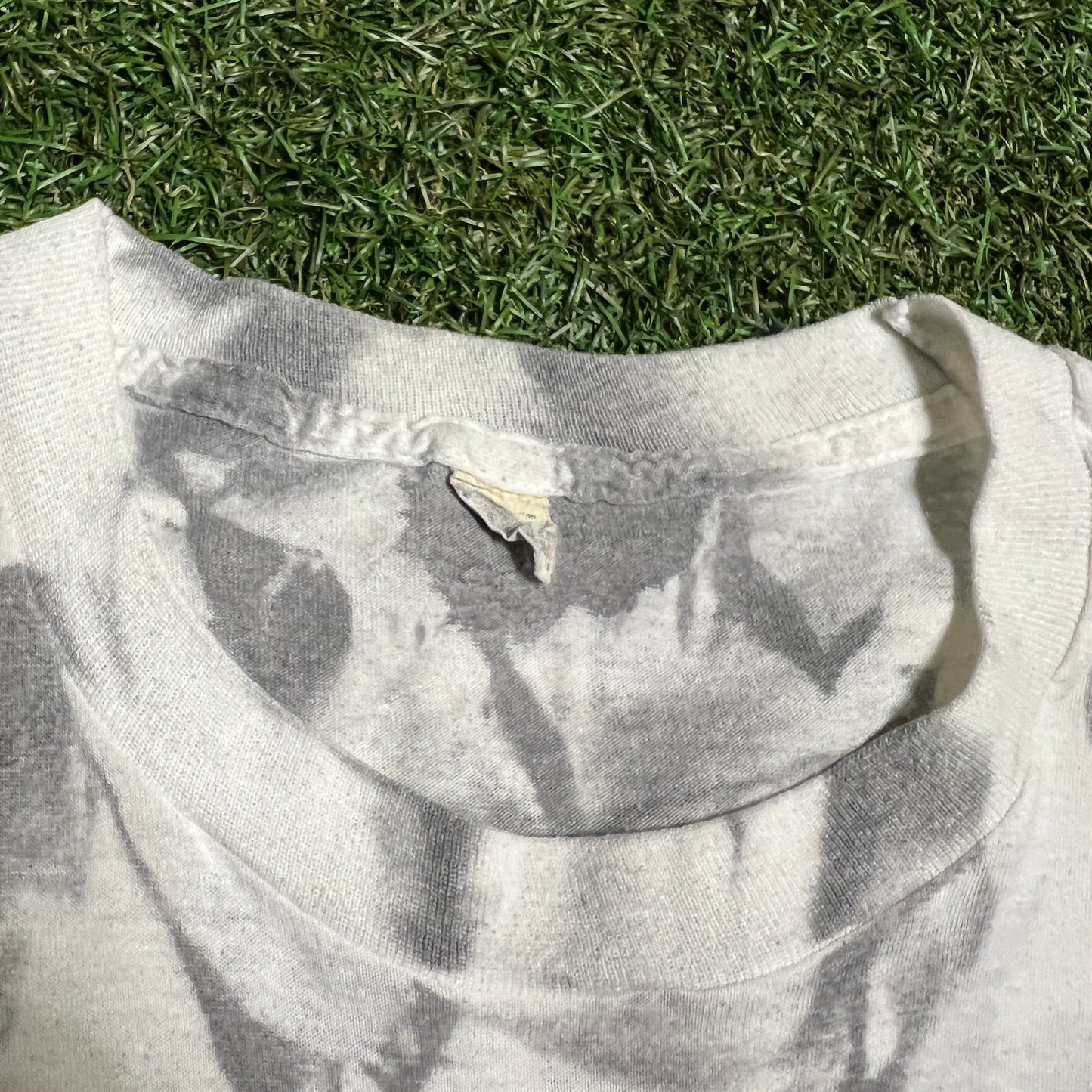1990s The O Jays Tie Dye White Tee Size XL USED v16121