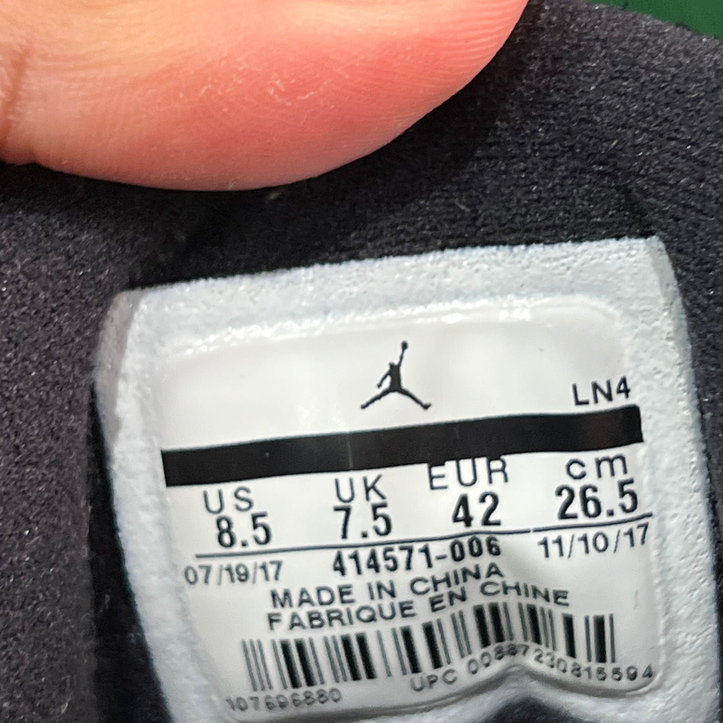 Jordan 13 Olive (2018) Size 8.5 USED s22517