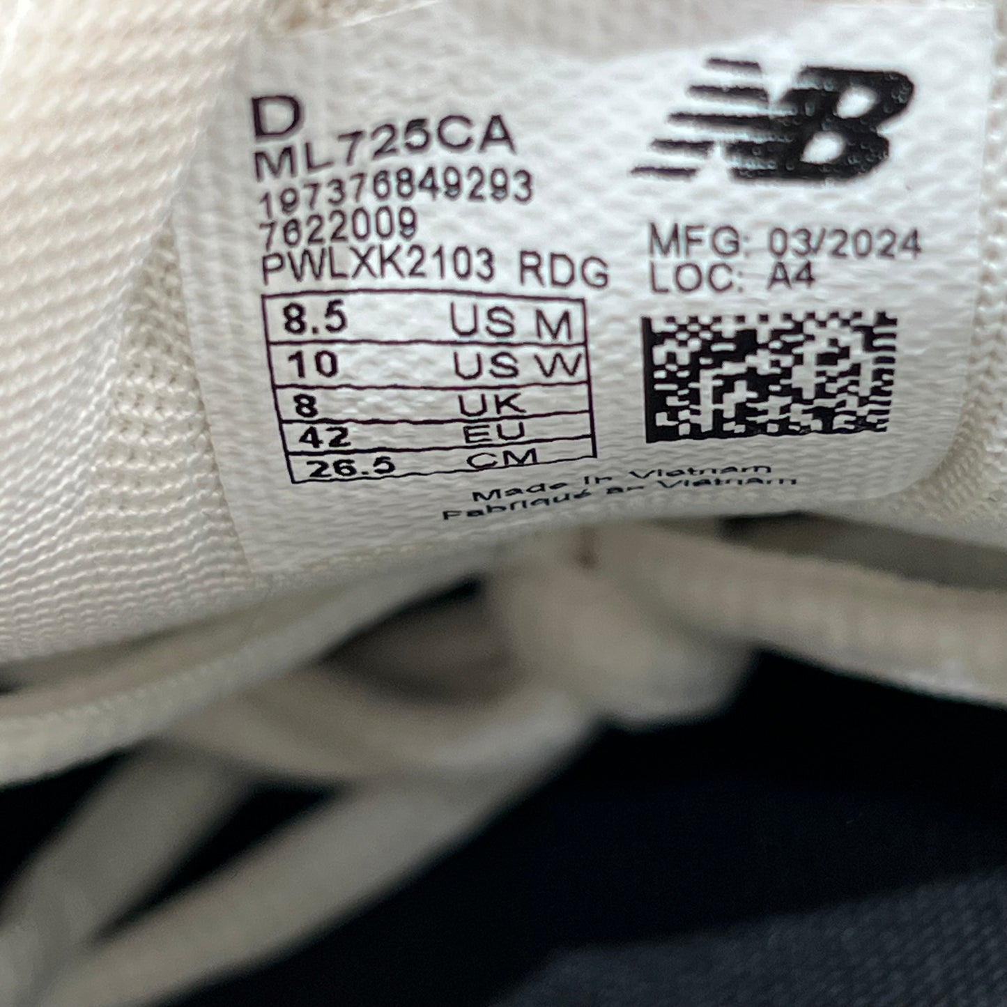 New Balance 725v1 Sea Salt (2024) Size 8.5 USED s22310