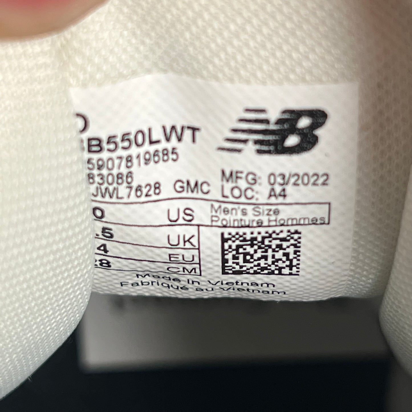 New Balance 550 Cream Black (2022) Size 10 USED s17894