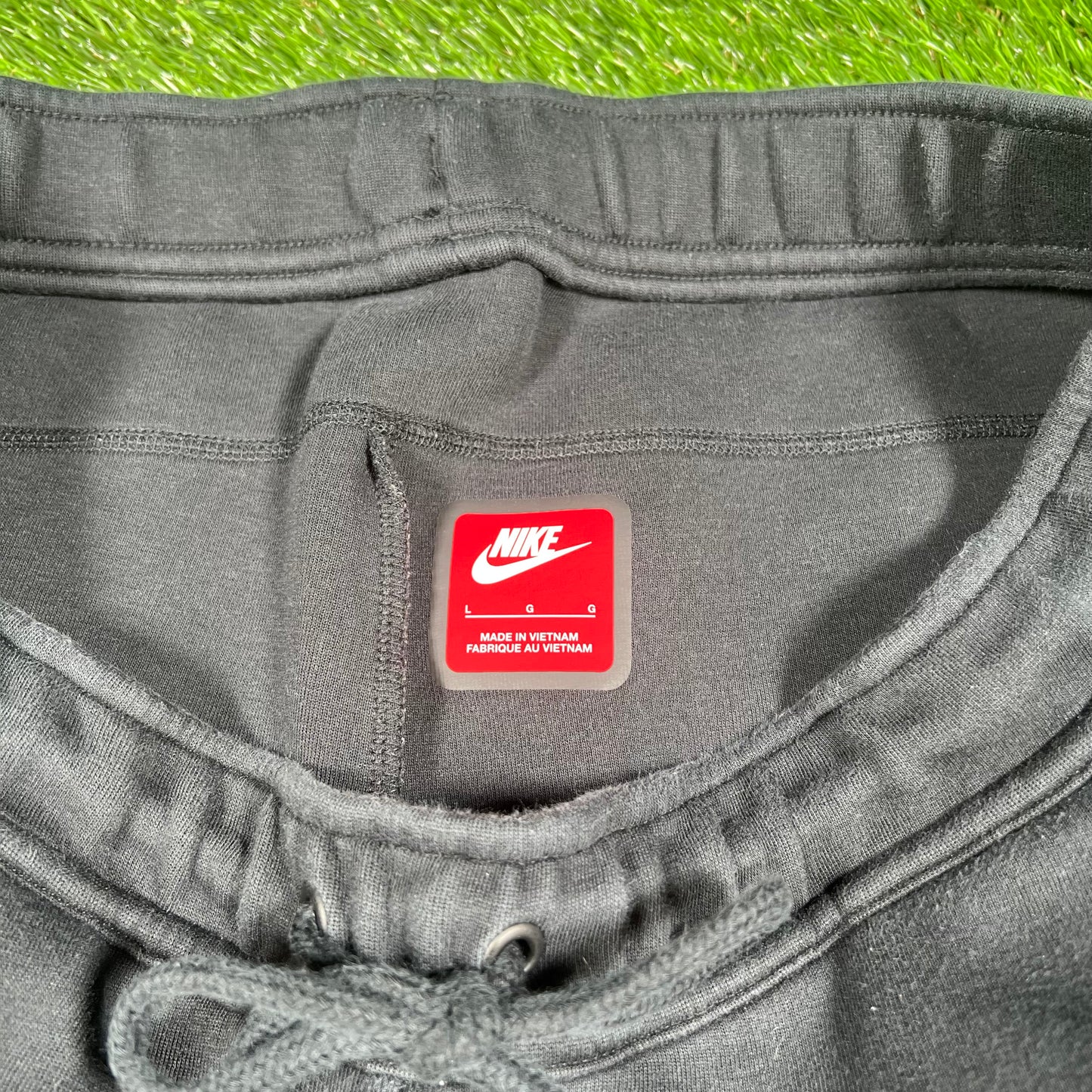 Nike Black Tech Pants Size Large USED v16564