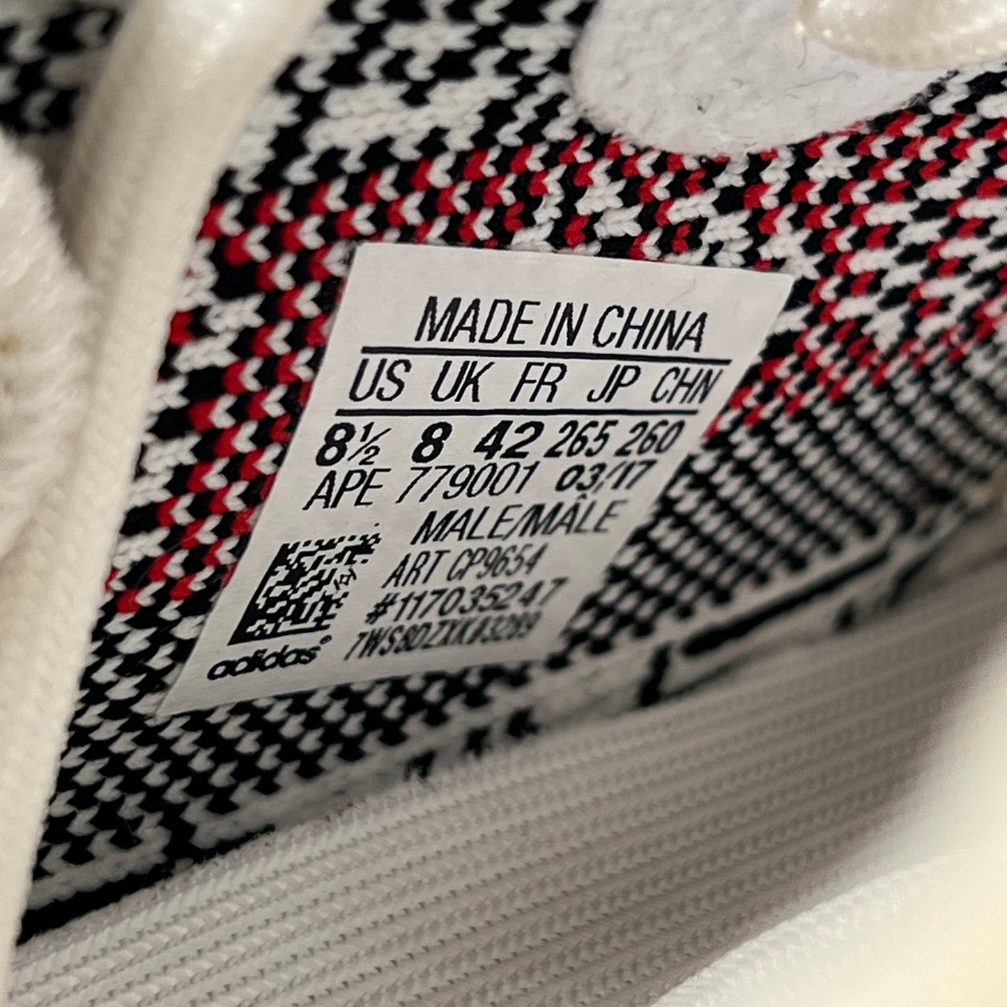 Yeezy 350 Zebra (2017) USED Size 8.5 S17735