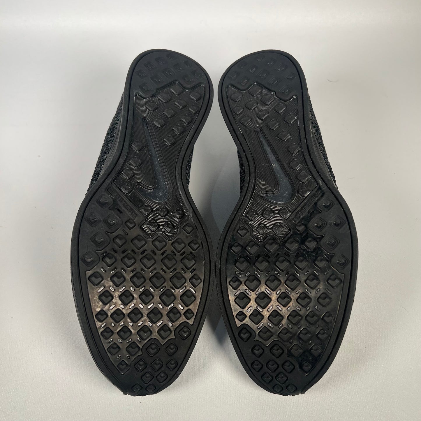 Nike Flynite Racer Triple Black (2016) Size 8 NEW s17973