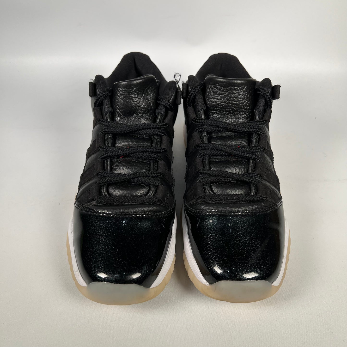 Jordan 11 Low 72-10 (2022) Size 7y USED s18792