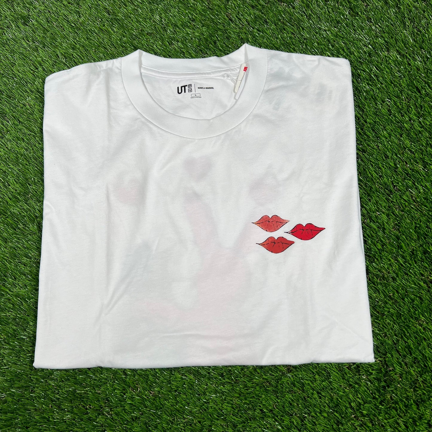 Kaws Uniqlo Warhol Pink Bunny White Tee Size Large NEW x14618