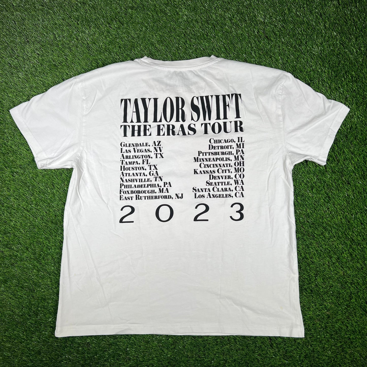 Taylor Swift The Eras Tour White Tee Size XL USED v17092