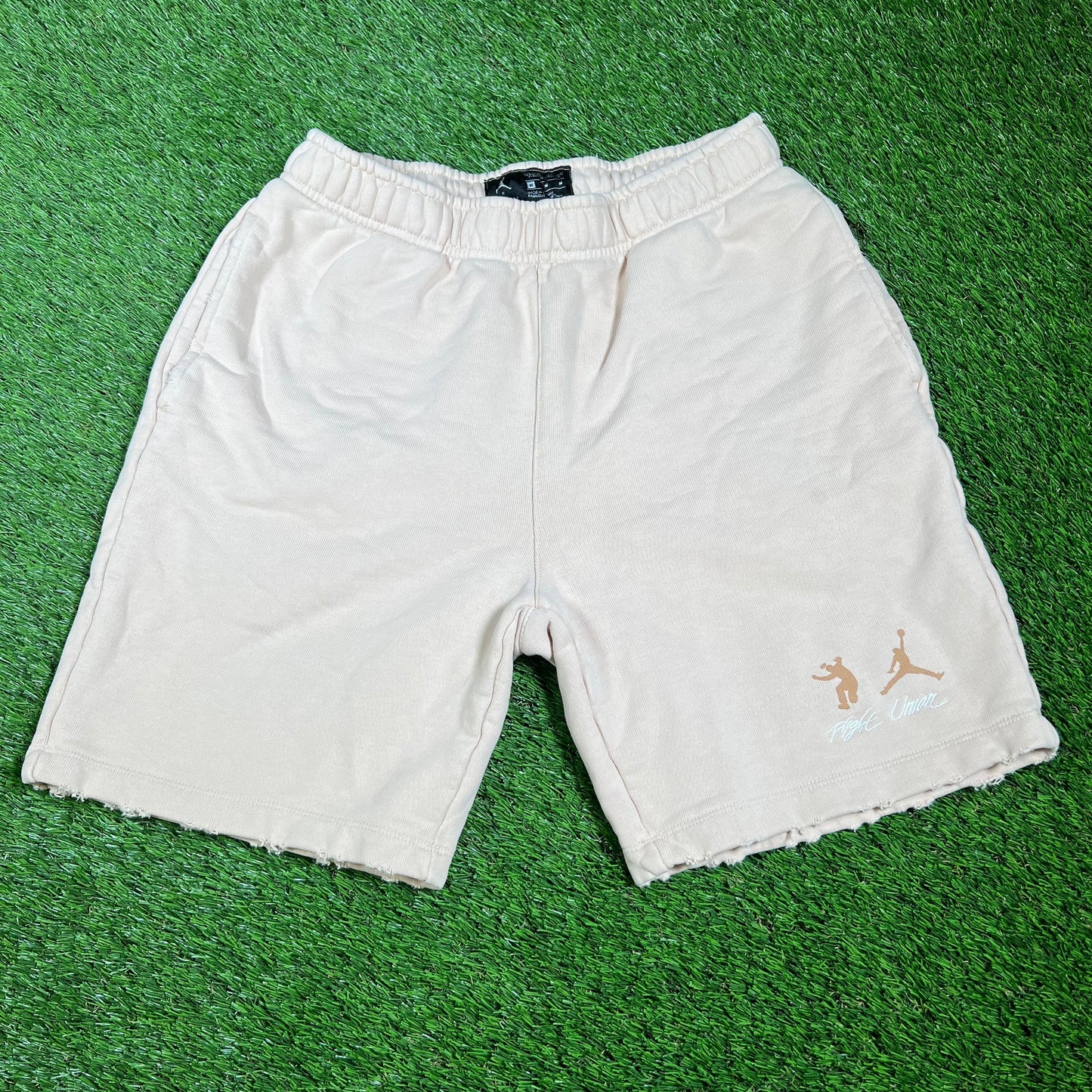 Jordan x Union Cream Sweat Shorts Size Medium USED x14311