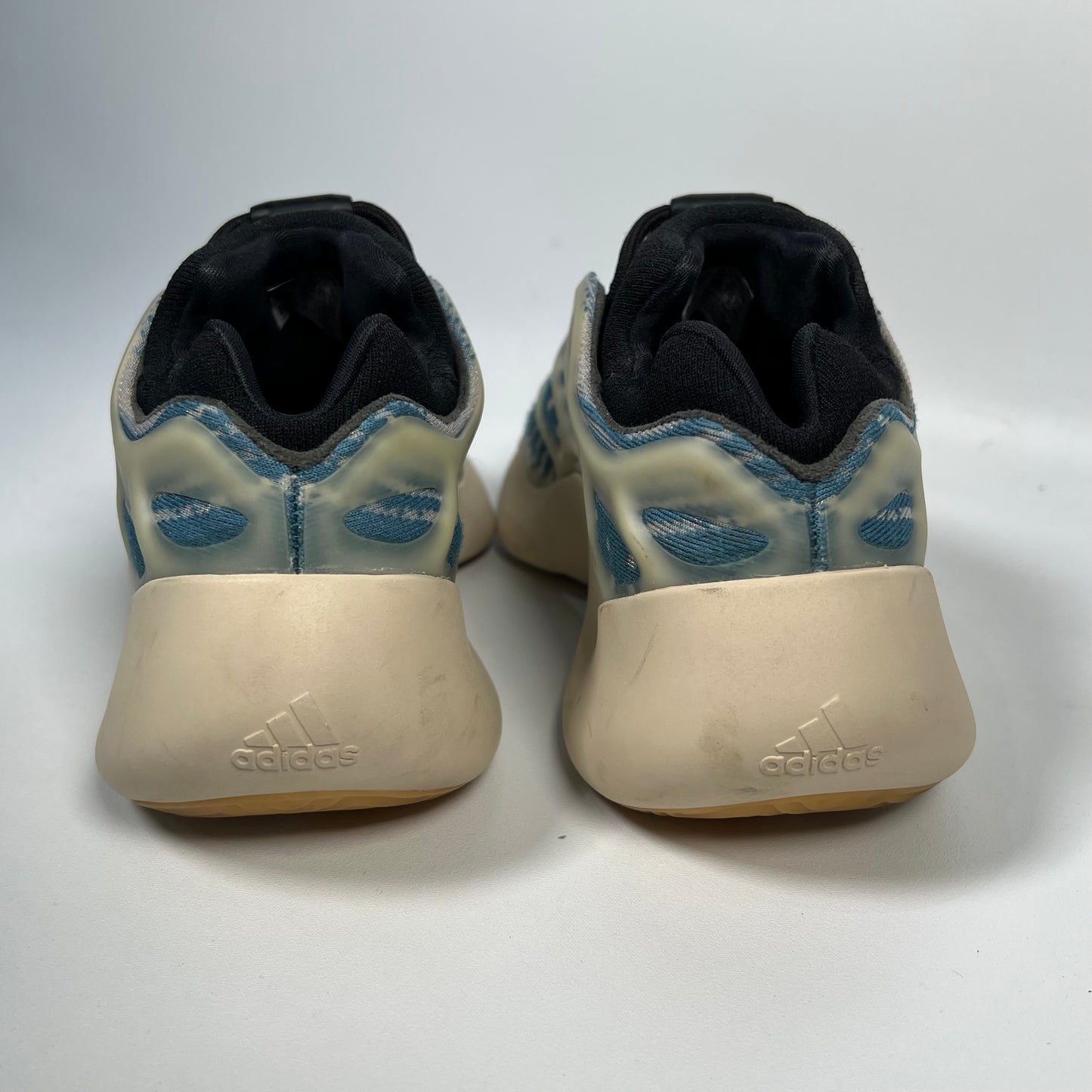 Yeezy 700 V3 Kyanite (2021) Size 5.5 USED S17627