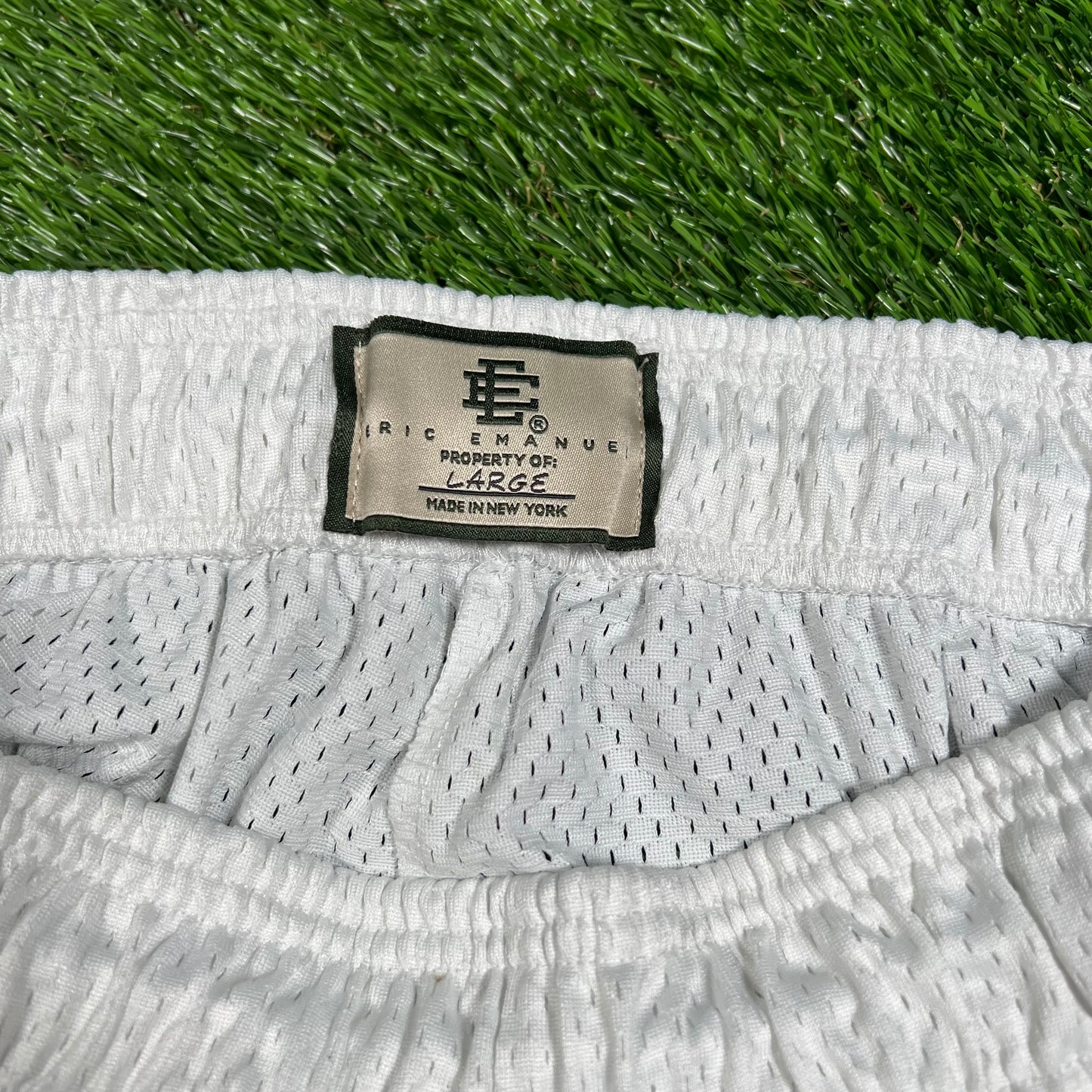 Eric Emanuel White Short/Black Logo Skyline Size Large USED x14452