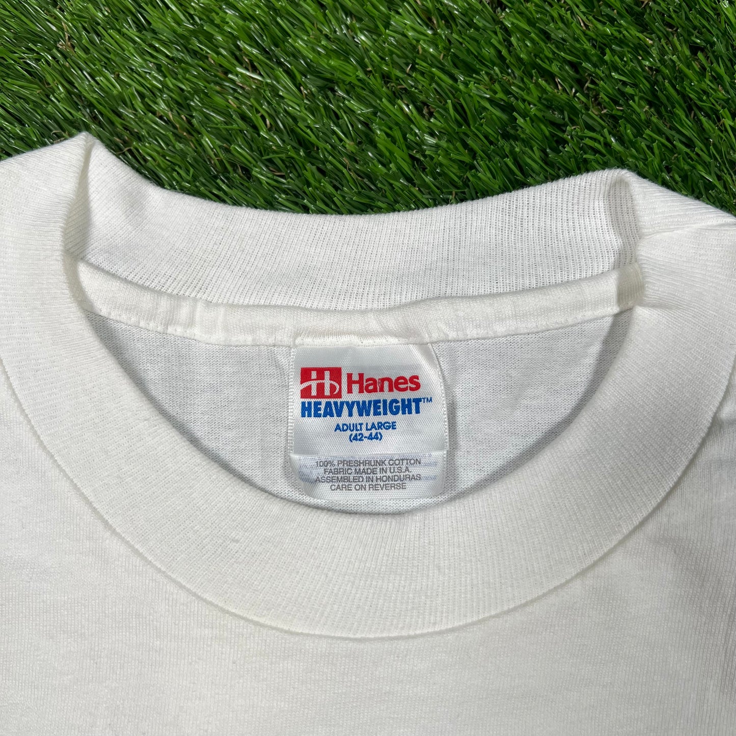 1996 Disney Charaters Circle of Friends White Tee Size Large USED v16697