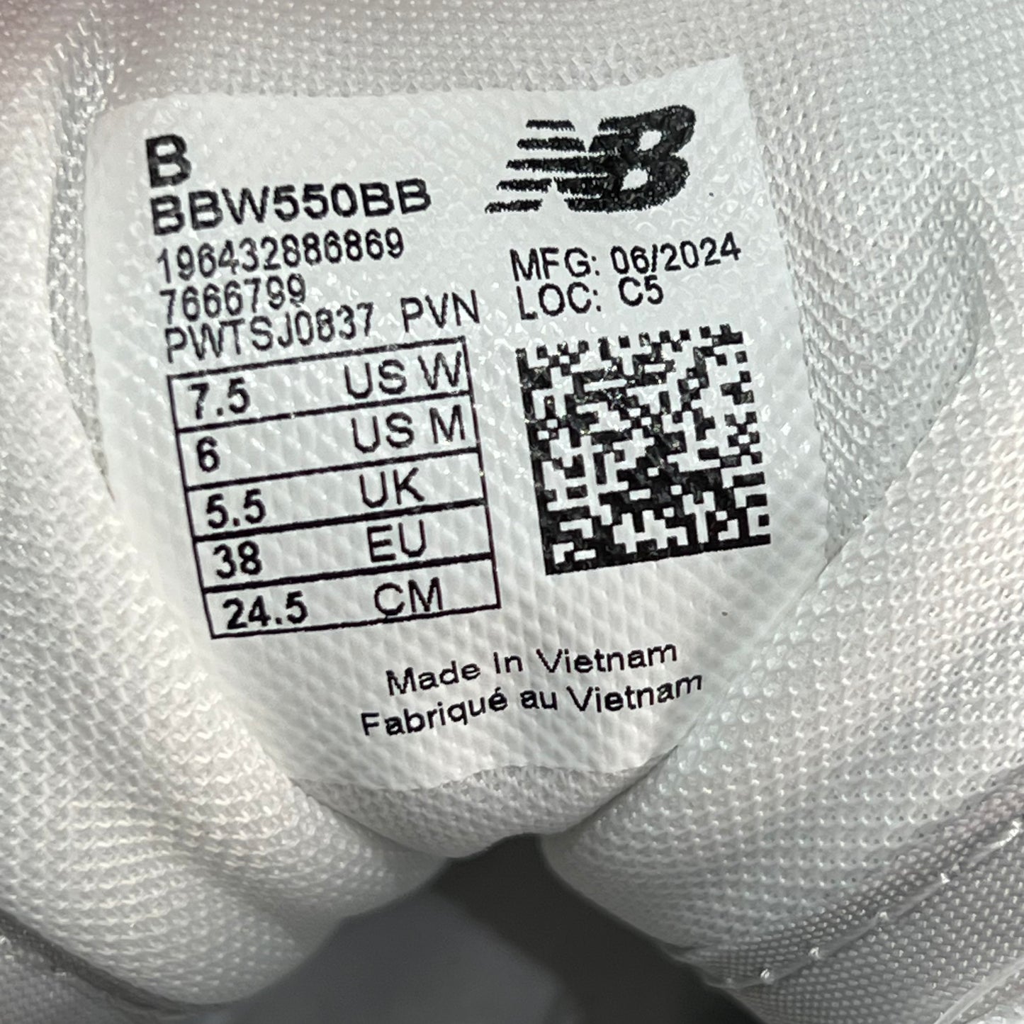 New Balance 550 White Rain Cloud (2023) Size 6m / 7.5w NEW s21272