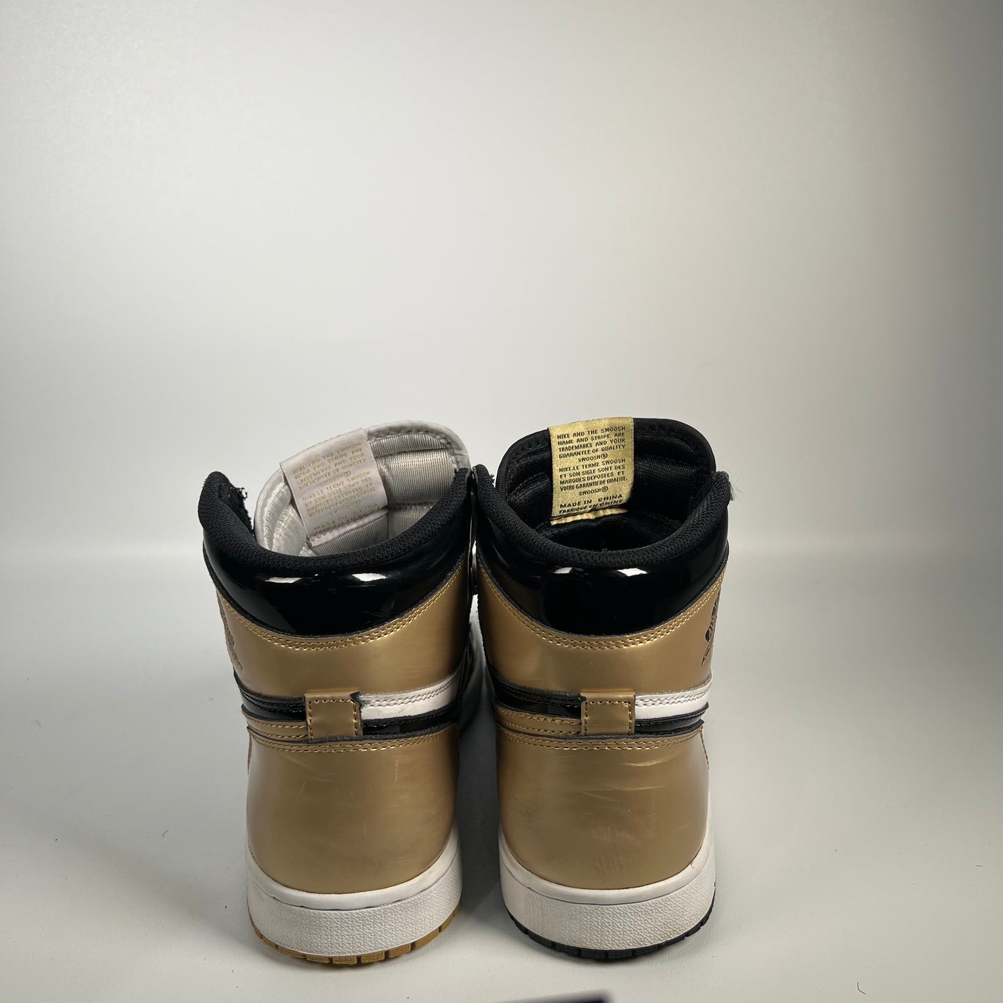 Jordan 1 High Gold Top 3 (2017) Size 8 USED s17490