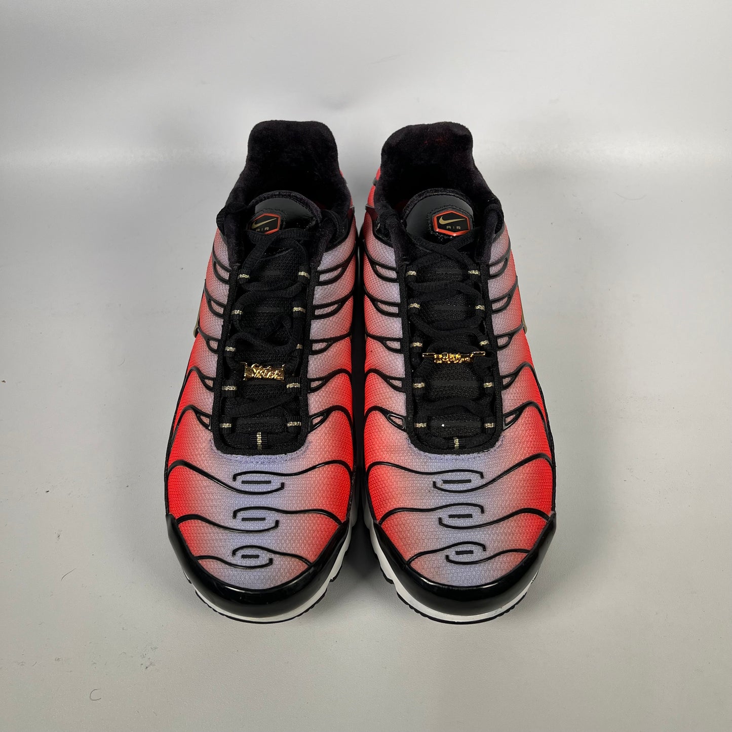 Nike Air Max Plus Sisterhood (2021) Size 8m / 9.5w USED s18575