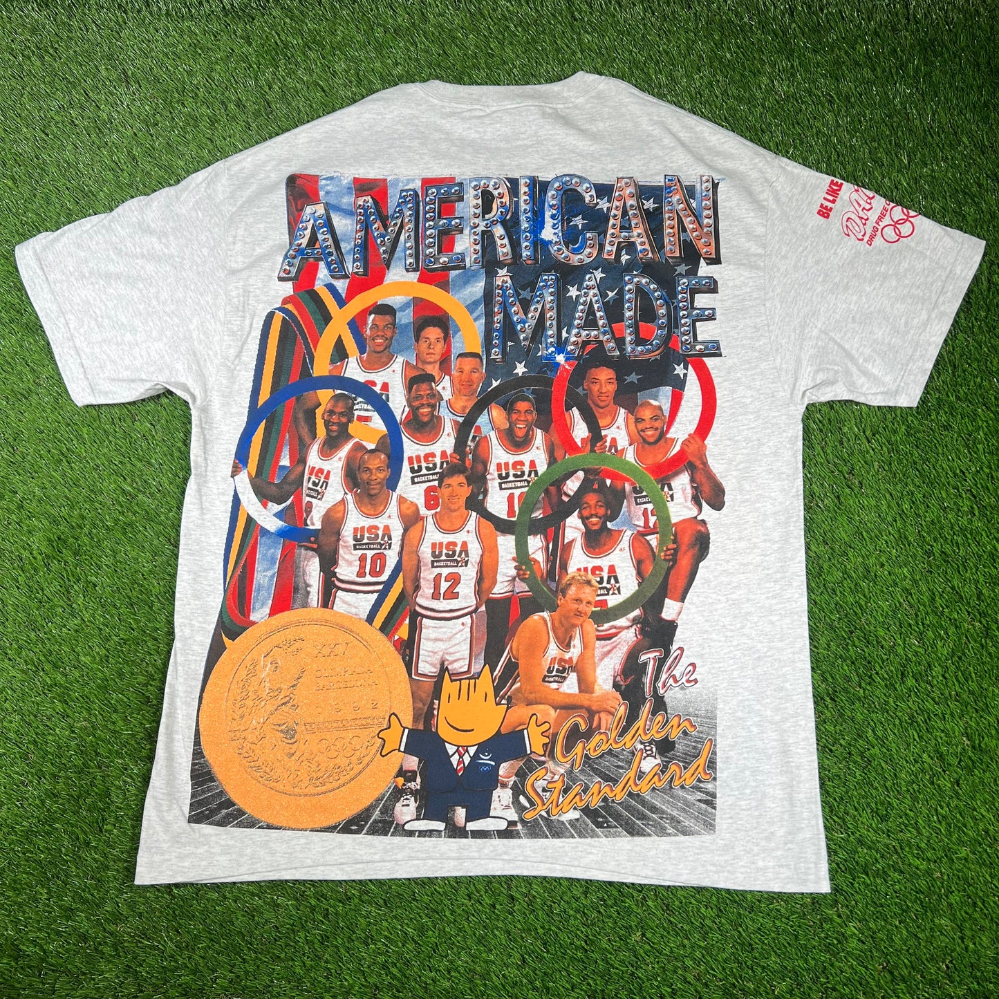 Dream Team AOP Modern Print Grey Tee Size Large USED v16717