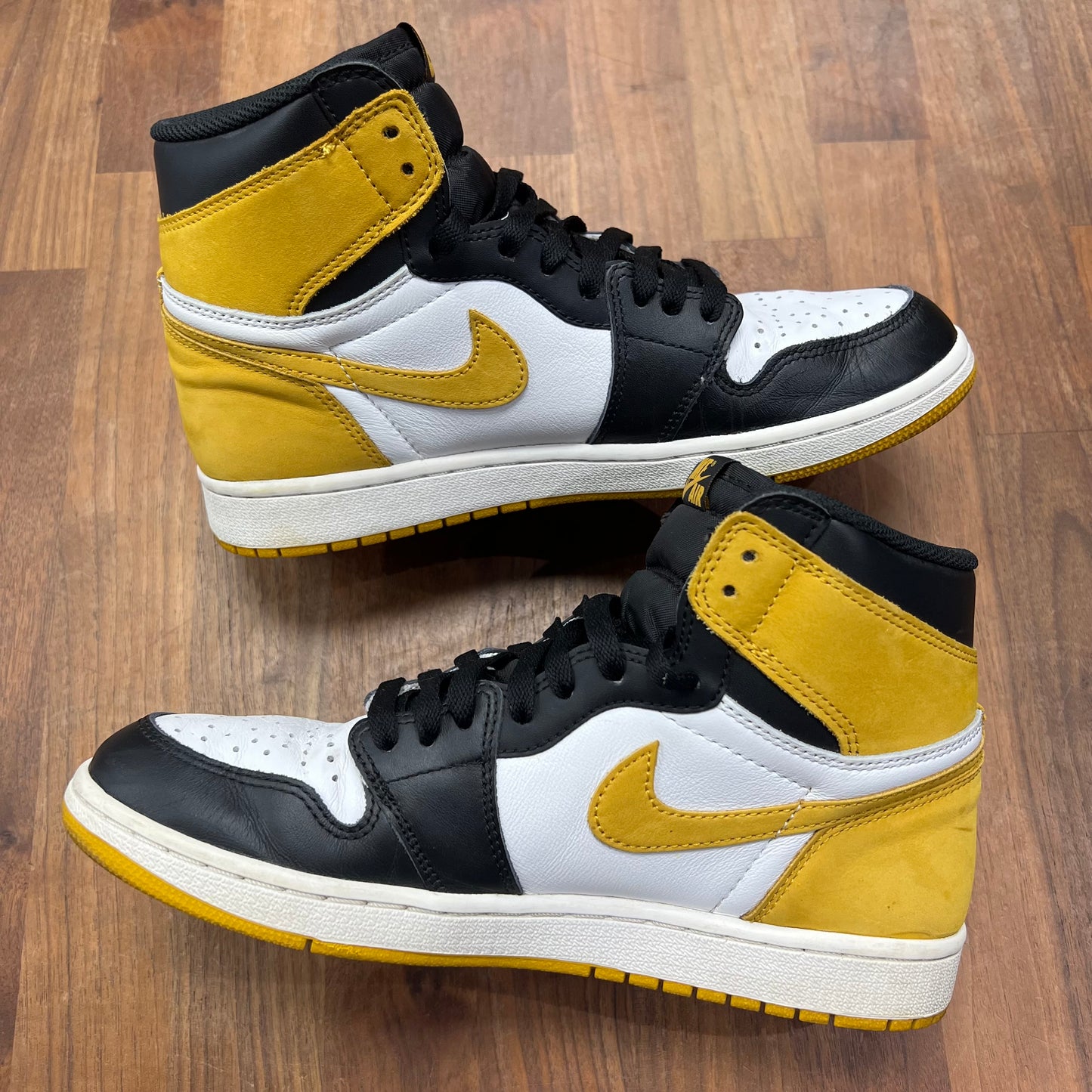 Jordan 1 Yellow Ochre (2018) Size 8.5 USED s16699