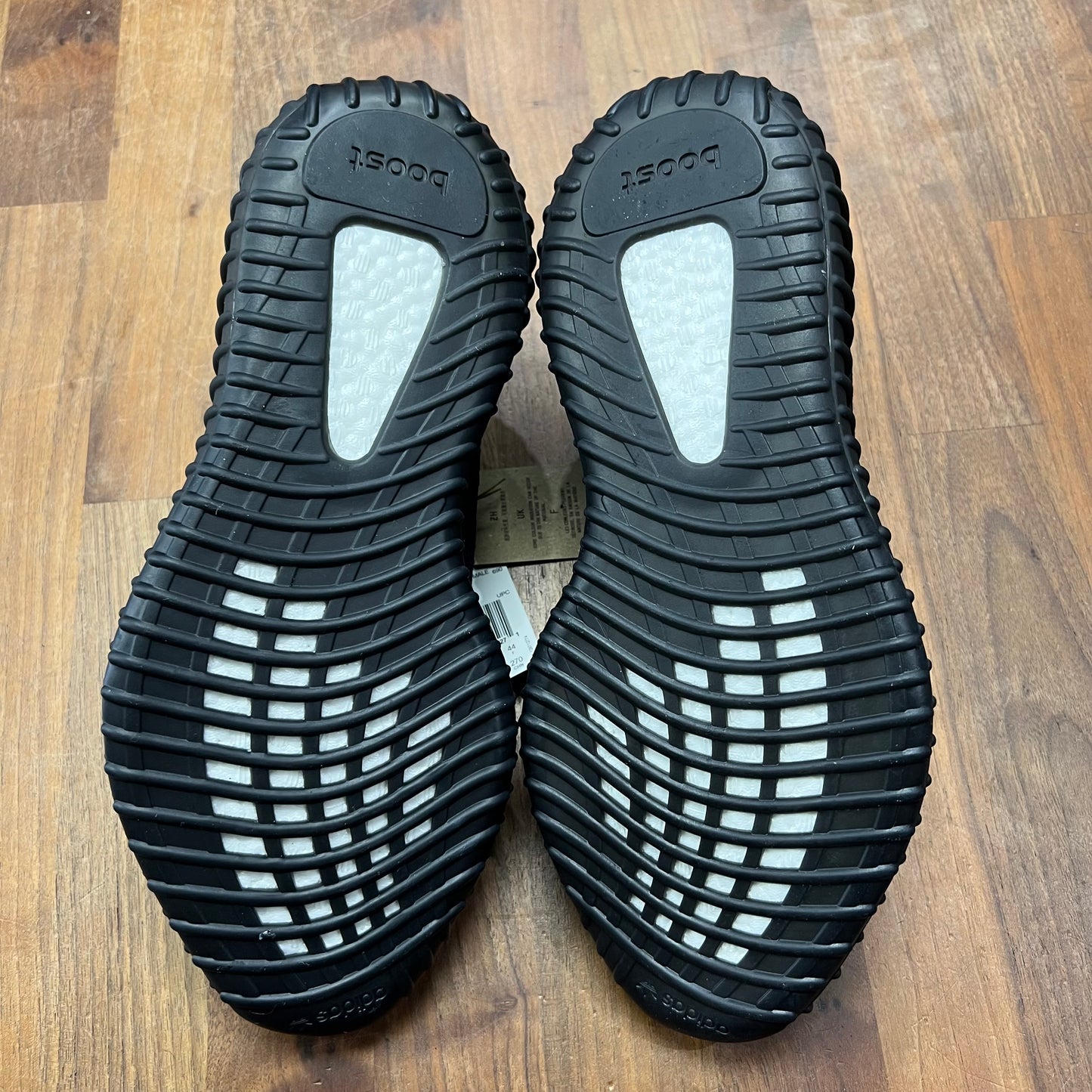 Yeezy 350 Core Black Red (2016) Size 10 NEW s17261