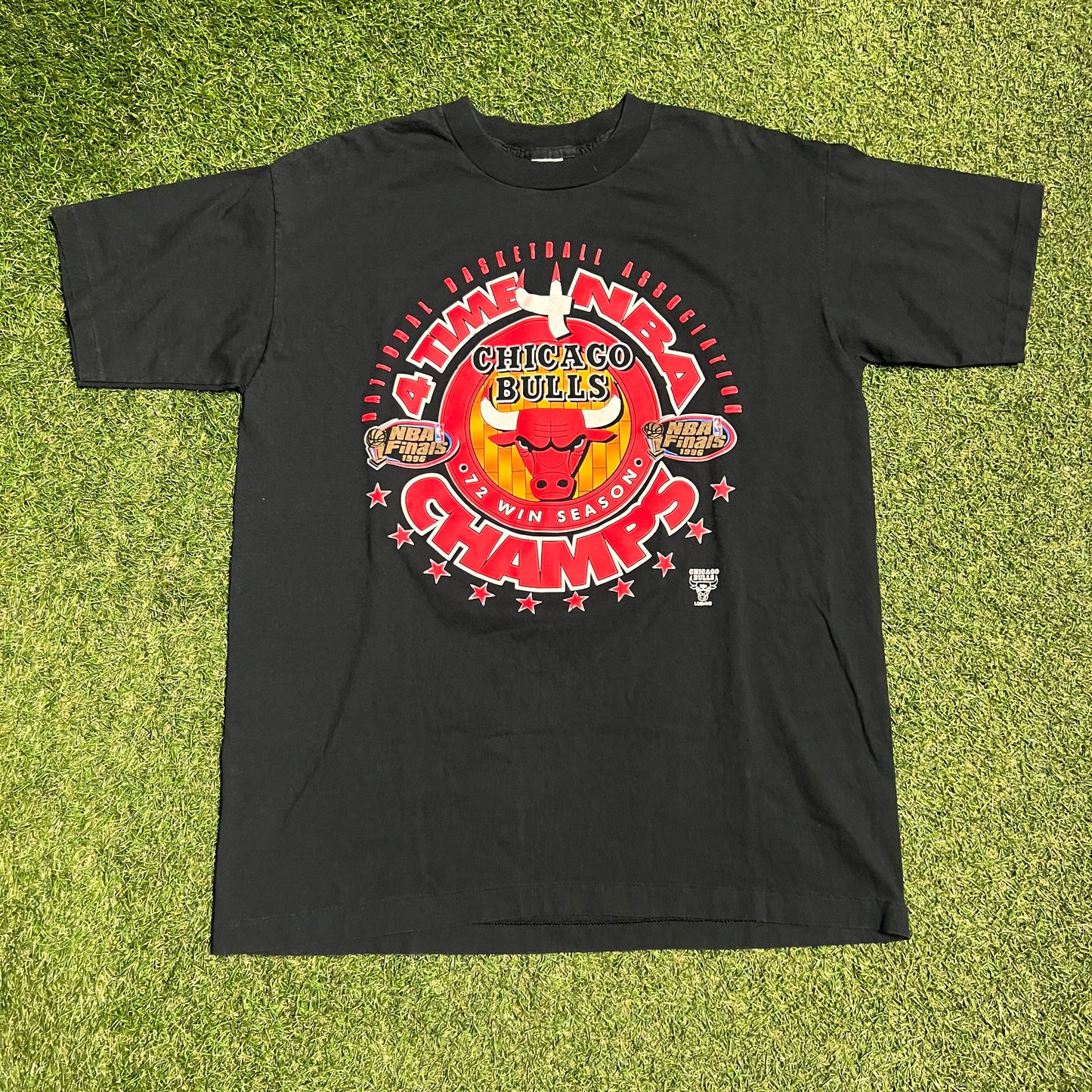 1996 Chicago Bulls 4 Time Champs Logo 7 Tag Black Tee Size XL USED v16280