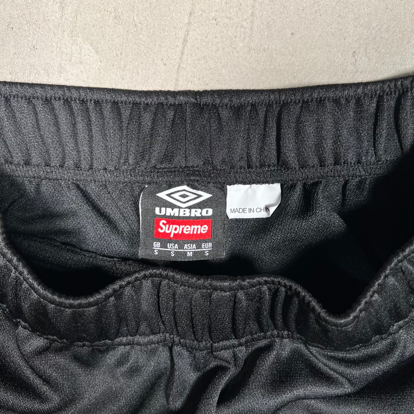 Supreme Umbro Rip Off Black Sweatpants Size Small USED x17560
