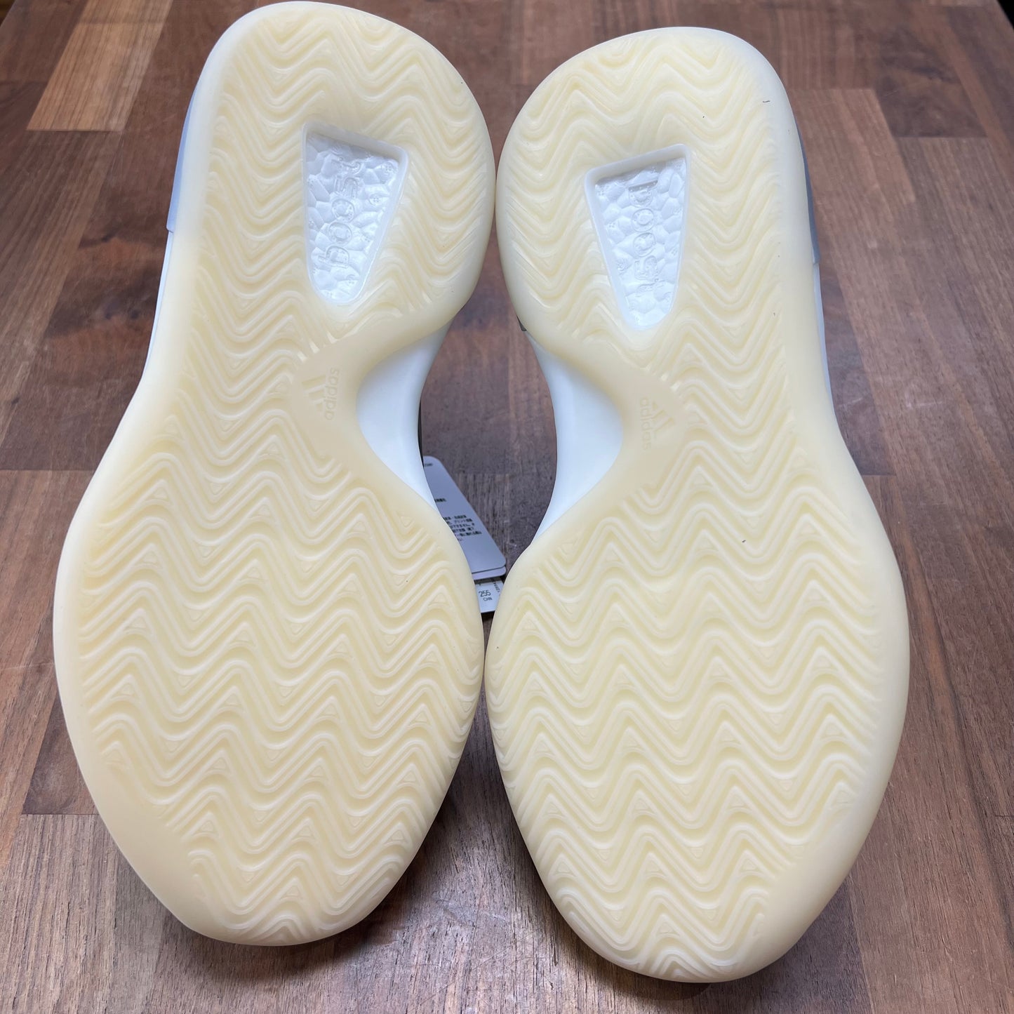 Yeezy QNTM Barium Size 8 NEW s17347