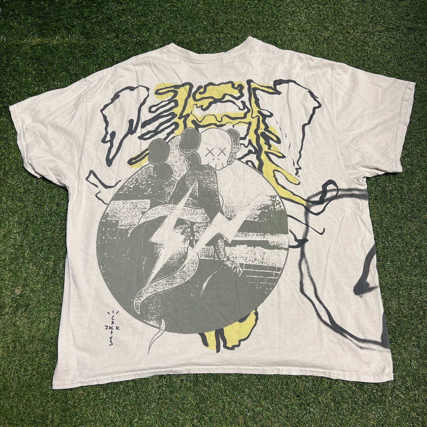 Travis Scott Fragment Kaws Full Print Cream Tee Size XL USED x13370