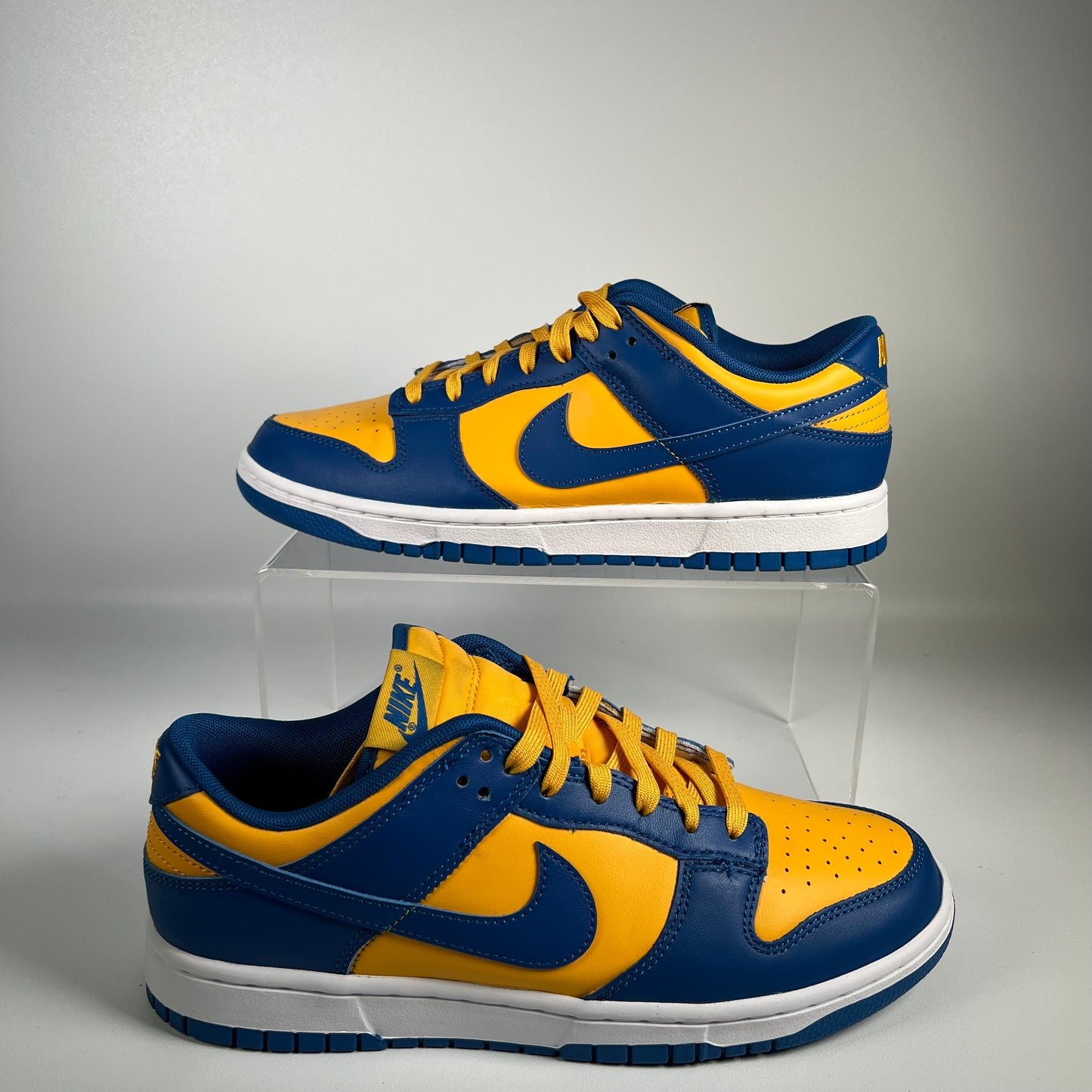 Nike Dunk Low UCLA SIze 9 USED s17454