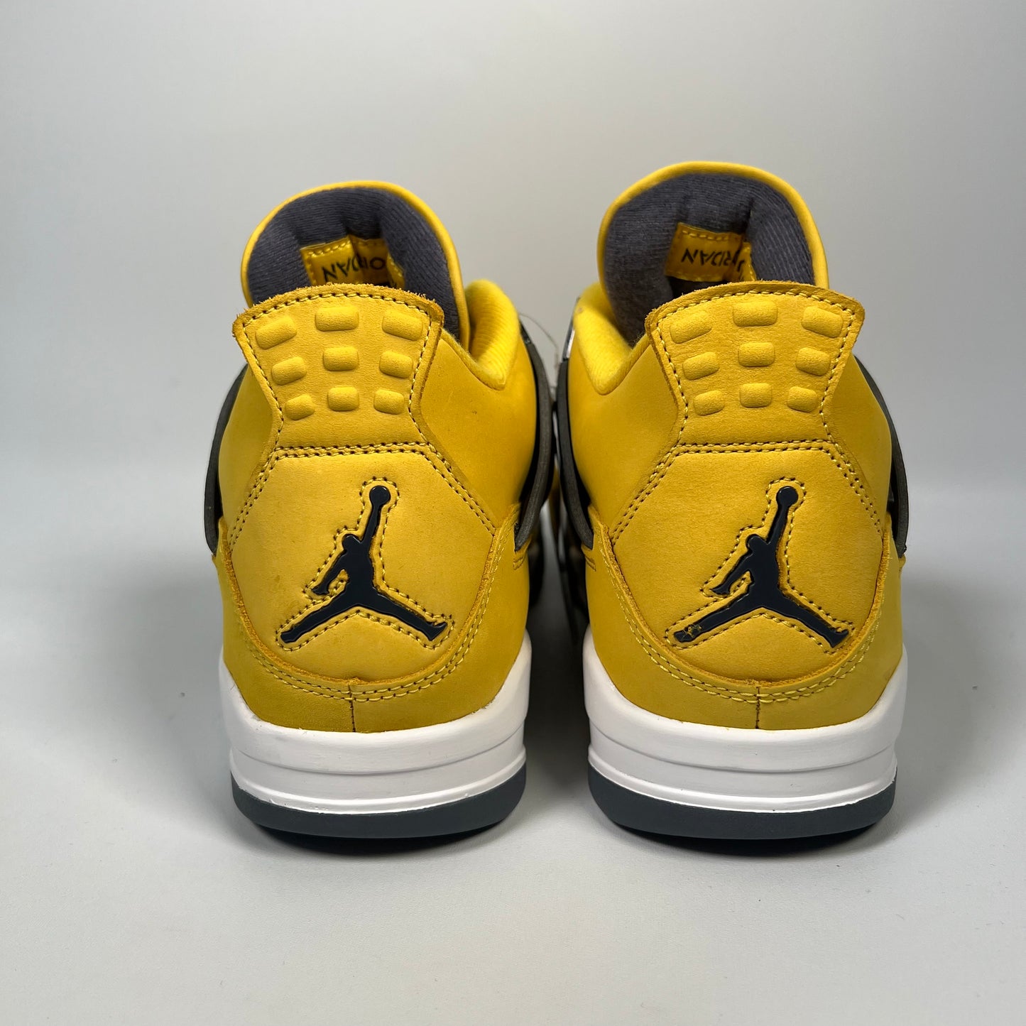 Jordan 4 Lightning (2021) Size 9 NEW s17763