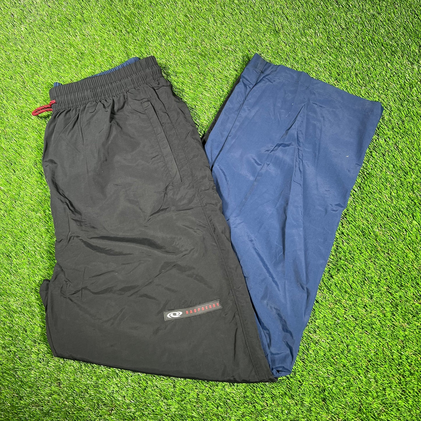 GV Gallery Raspberry Hills Navy Blue/Black Track Pants Size Medium NEW x14939