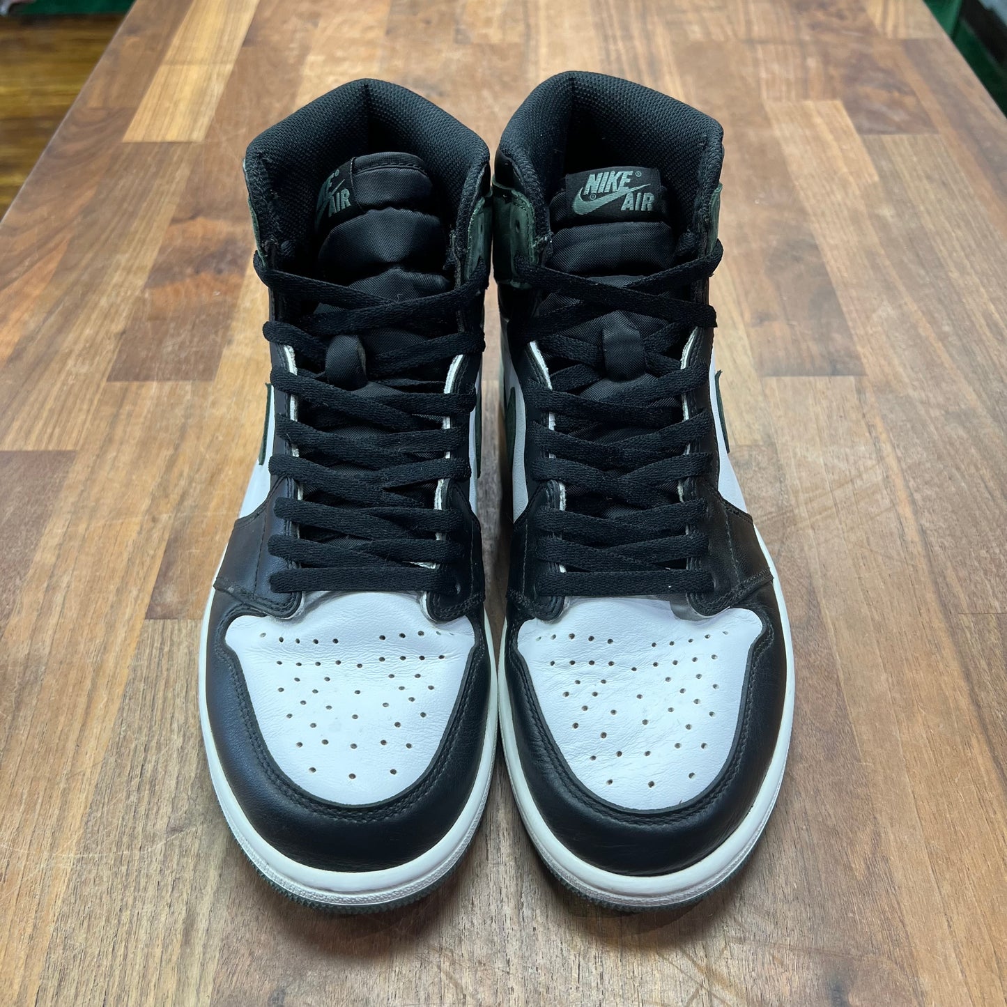 Jordan 1 Clay Green Size 10.5 USED s17185