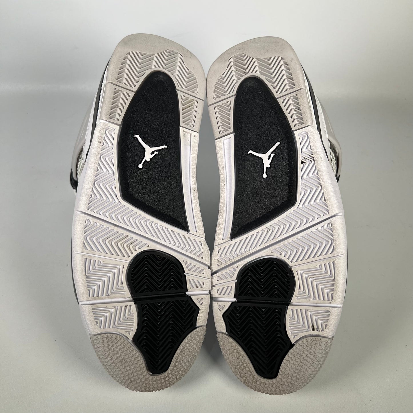 Jordan 4 Military Black (2022) Size 8 USED s18593