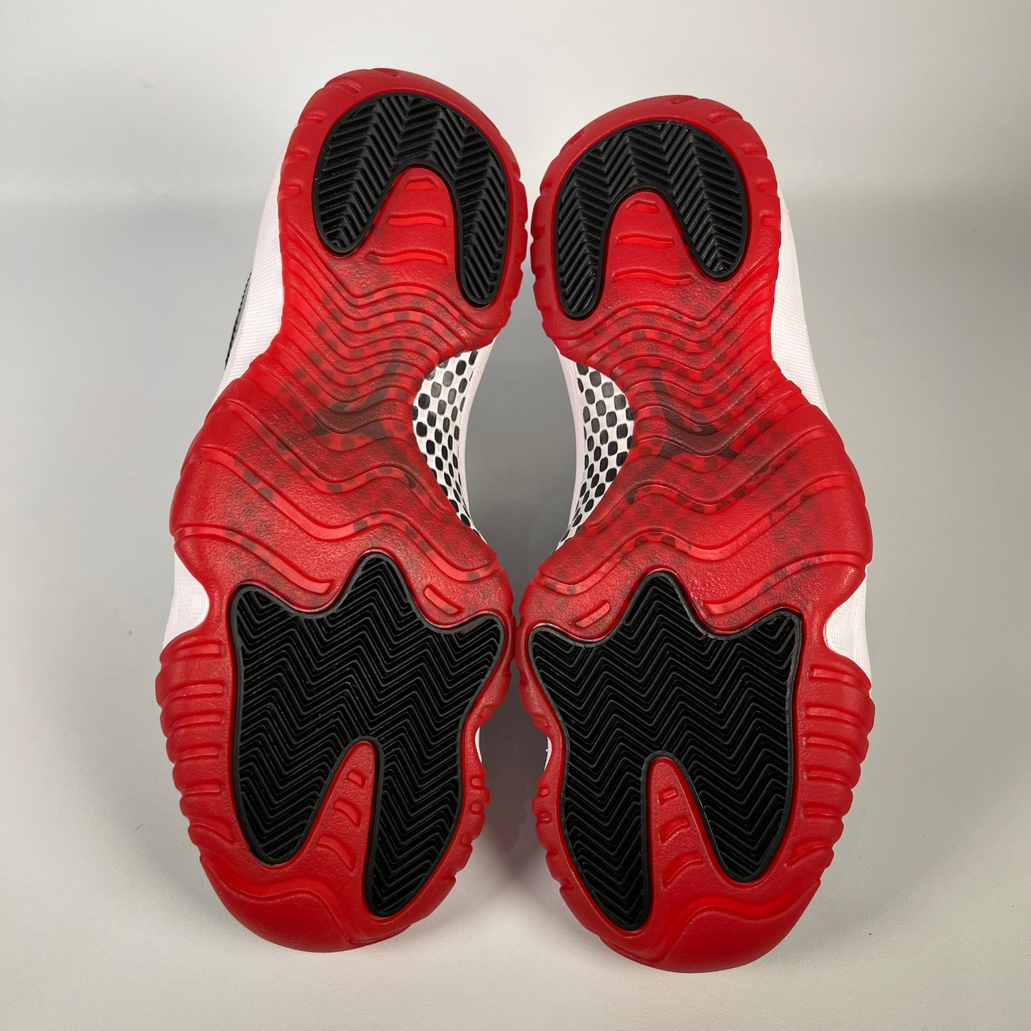 Jordan 11 Playoffs Bred (2019) Size 7.5 NEW s18180