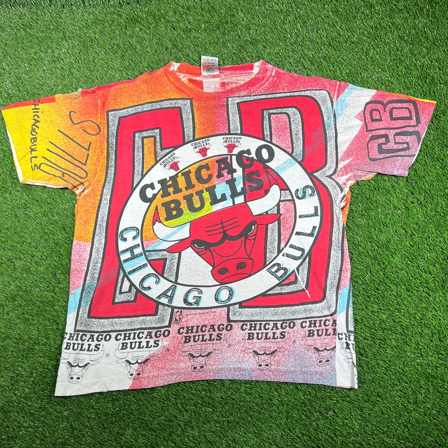 1990s Chicago Bulls Magic Johnson AOP Tee Size XL USED v16736
